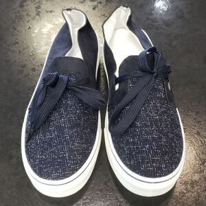 Oh we blue shoes